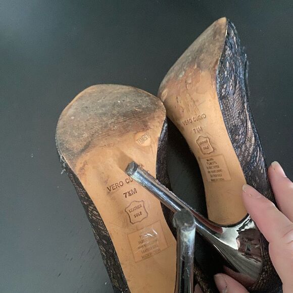 BCBG Max Azria- Leather Lace pointed toe black heels 7.5 - Picture 7 of 8